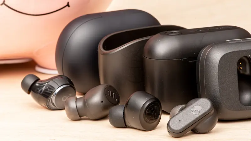 wireless earbuds & headphones